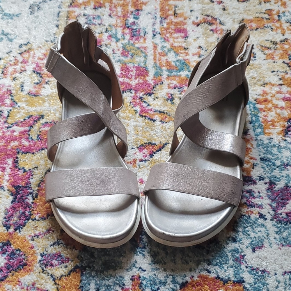 Comfortable Silver Sandal